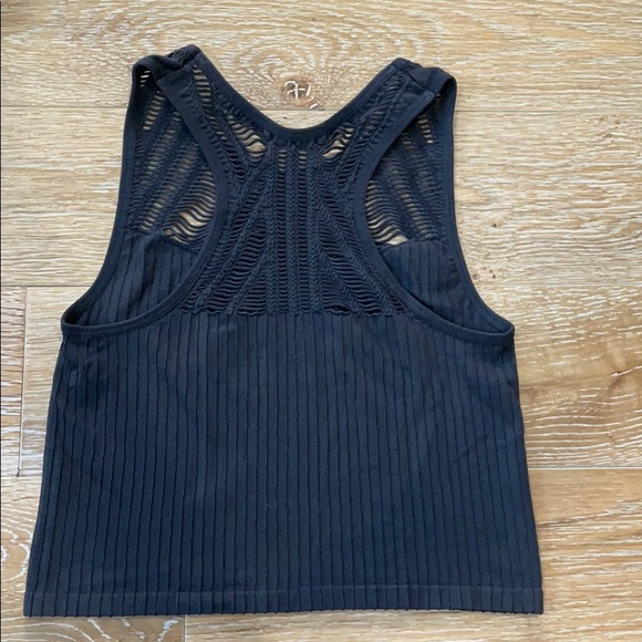 Express Crop Top - Picture 2 of 4